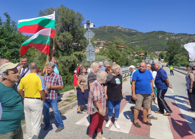 Село Павелско - протест - недостига на питейна вода