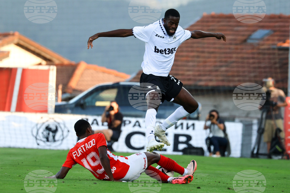 Славия победи Монтана за купата на България, Карл Фабиен реализира две попадения за "белите"