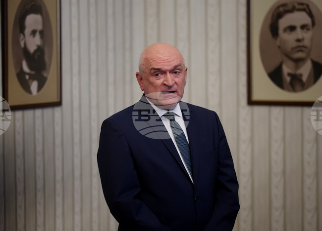 Проблемите в БДЖ са причината служебният министър на транспорта и съобщенията да бъде сменен, обясни Димитър Главчев