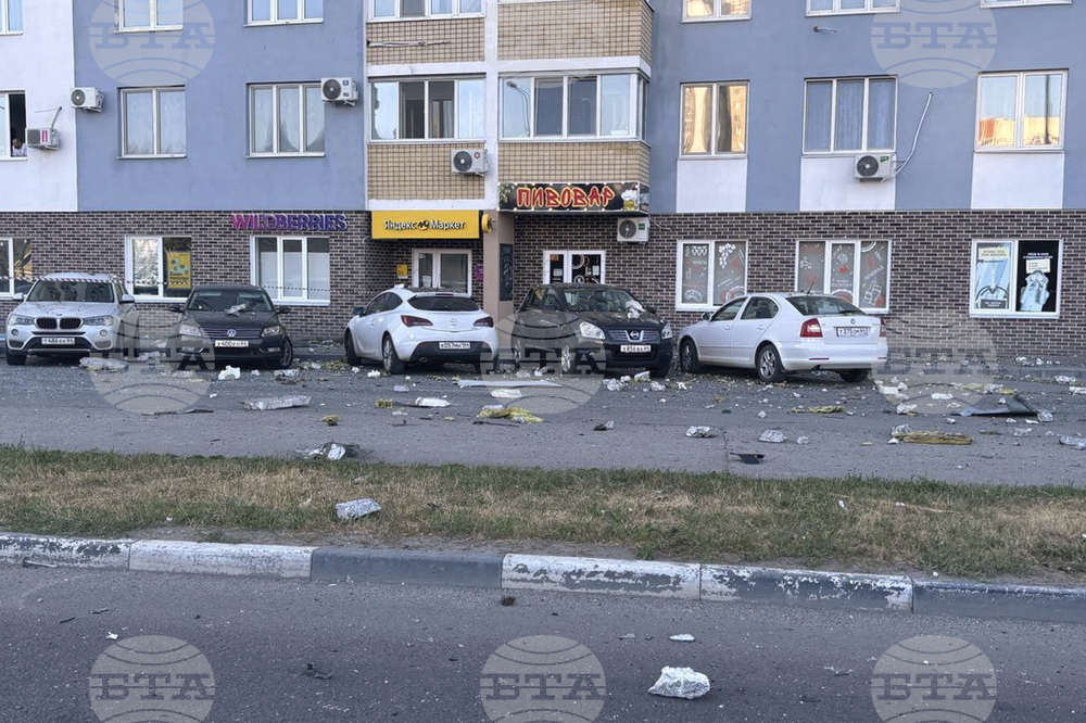 Двама души бяха убити при украинска атака с дронове в Саратов, съобщиха местните власти