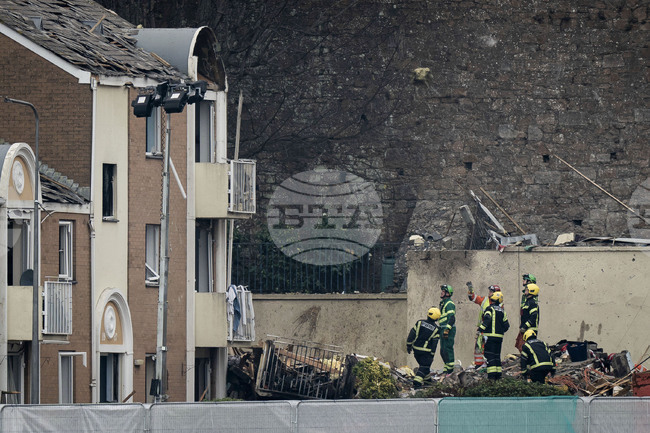 Един човек е загинал, а трима са ранени при експлозия в жилищен блок в Истанбул