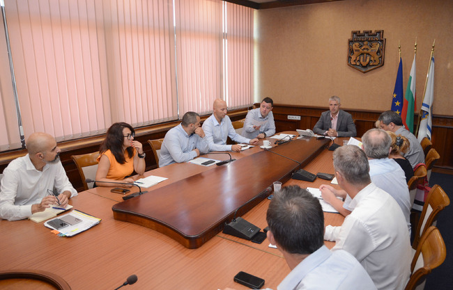 Община Варна: Кметът Благомир Коцев разпореди спешни действия във връзка с прогнозите за гръмотевични бури 