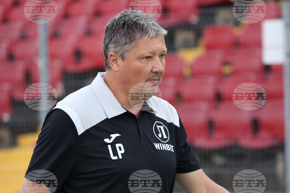 Футбол - „Септември“ - „Локомотив“