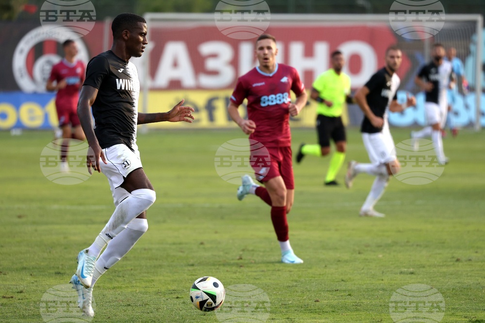 Футбол - „Септември“ - „Локомотив“