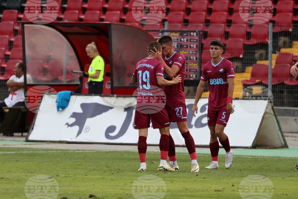 Футбол - „Септември“ - „Локомотив“