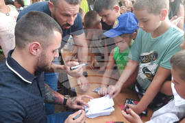 Червен бряг - Карлос Насар - почетен гражданин