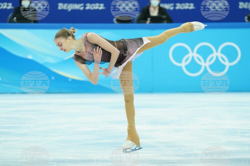 Alexandra Feigin Qualifies for Free Skate at Beijing Olympics