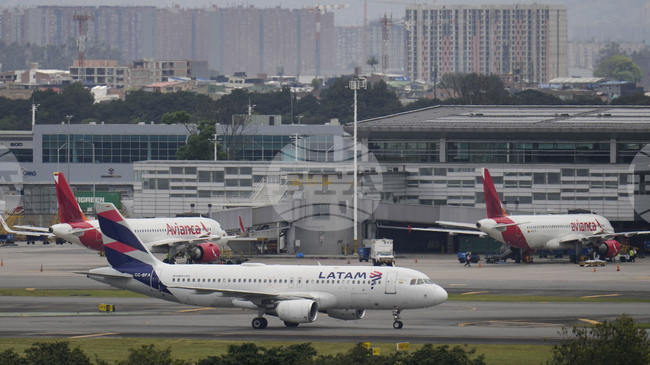 Самолет с 15 души на борда изчезна в Колумбия