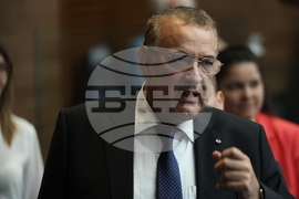 Парламент - служебен кабинет - клетва