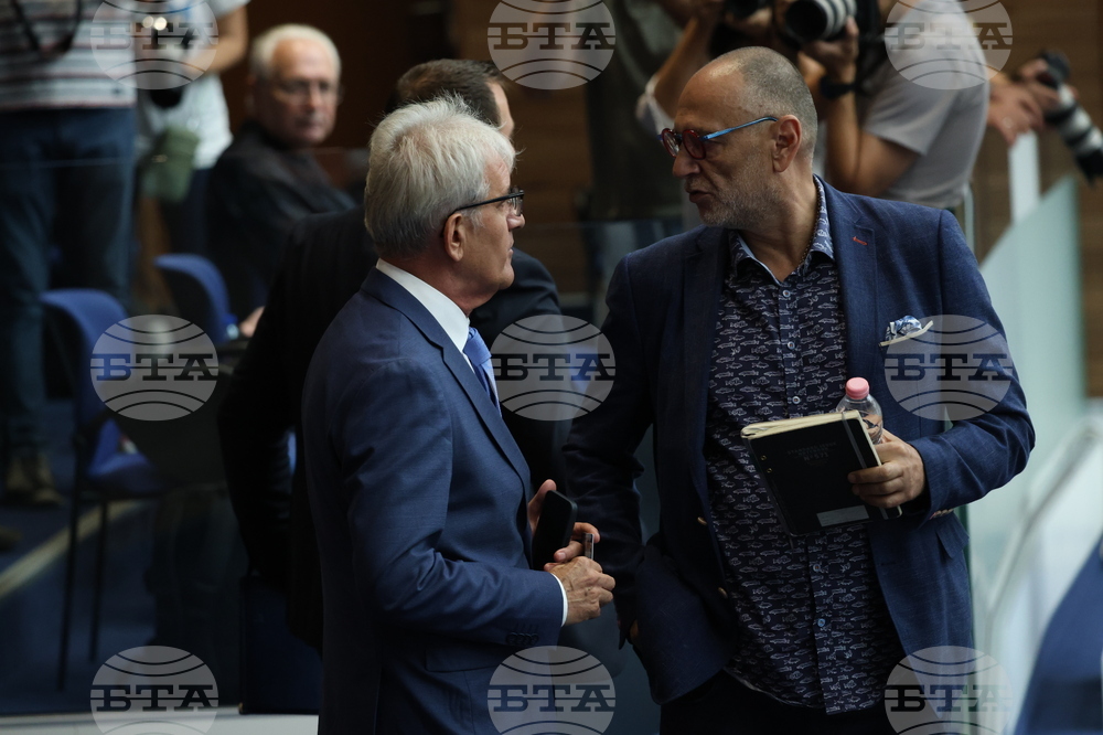 Парламент - служебен кабинет - клетва