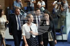 Парламент - служебен кабинет - клетва