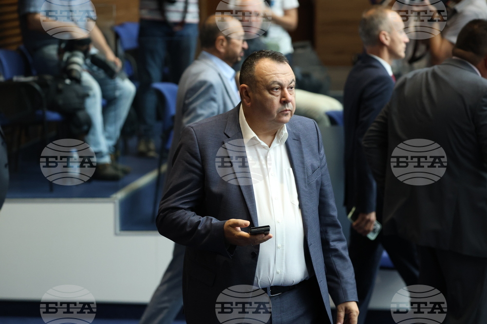 Парламент - служебен кабинет - клетва