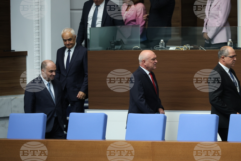 Парламент - служебен кабинет - клетва