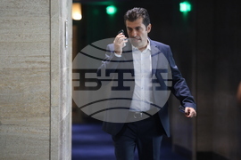 Парламент - служебен кабинет - клетва