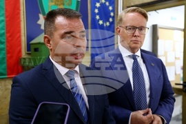 Антон Златанов - Ханс Лейтенс - брифинг