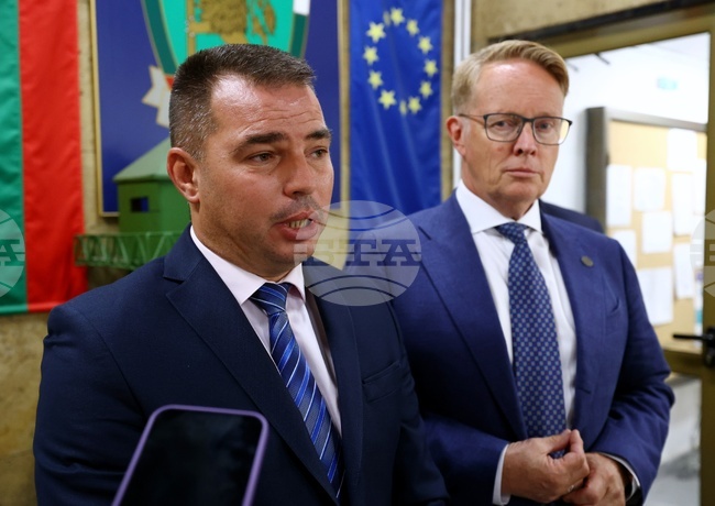 Антон Златанов - Ханс Лейтенс - брифинг