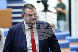 Парламент - служебен кабинет - клетва