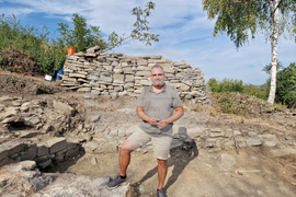 Село Дебнево - крепост „Калето“ - археологически разкопки - златни монети