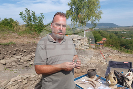 Село Дебнево - крепост „Калето“ - археологически разкопки - златни монети