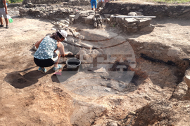 Село Дебнево - крепост „Калето“ - археологически разкопки - златни монети