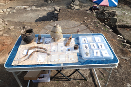 Село Дебнево - крепост „Калето“ - археологически разкопки - златни монети