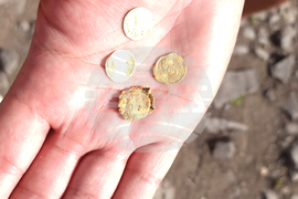 Село Дебнево - крепост „Калето“ - археологически разкопки - златни монети