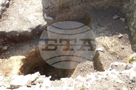 Село Дебнево - крепост „Калето“ - археологически разкопки - златни монети