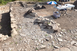 Село Дебнево - крепост „Калето“ - археологически разкопки - златни монети