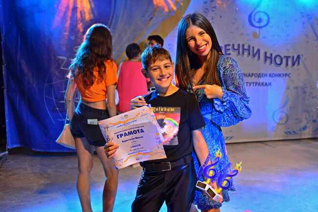 Община Русе: Кристиян Илков от Вокално студио за поп и джаз „Икономов“ с две първи награди от конкурса „Речни ноти”