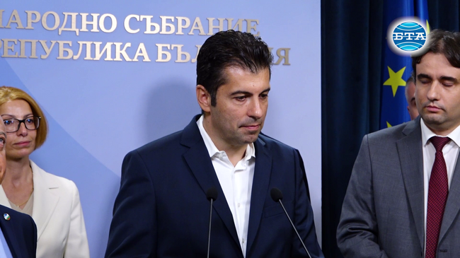 Служебният кабинет няма такъв мандат да предложи еврокомисар за следващите пет години, каза Кирил Петков и настоя парламентът да гласува кандидатите