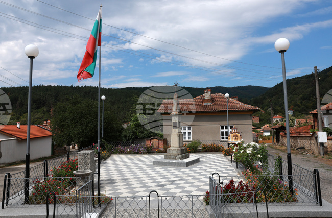 В село Буново, община Мирково, ще бъде изградена детска площадка на стойност 50 000 лева, реши Общинският съвет
