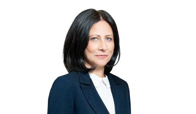 Цвета Рангелова: Смениха Калин Стоянов с удобния Атанас Илков, който е бил дисциплинарно уволнен