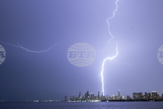 Учени установиха атмосферните явления, които са в основата на мълниите