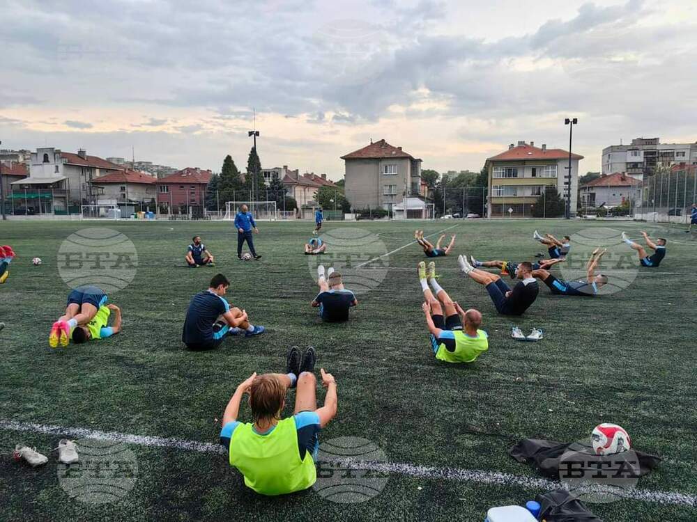 Треньор от школата помага на Танчовски в подготовката на Дунав (Русе) за мача с Беласица в Петрич