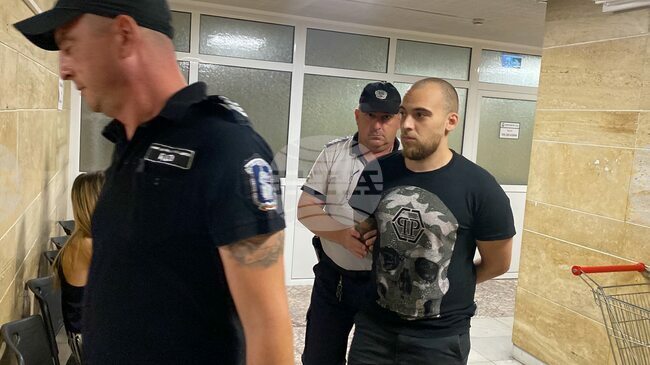 Разпитват свидетели по делото на 27-годишния Денис Русиков, обвинен в упражняване на системно насилие над жена си в Лайпциг