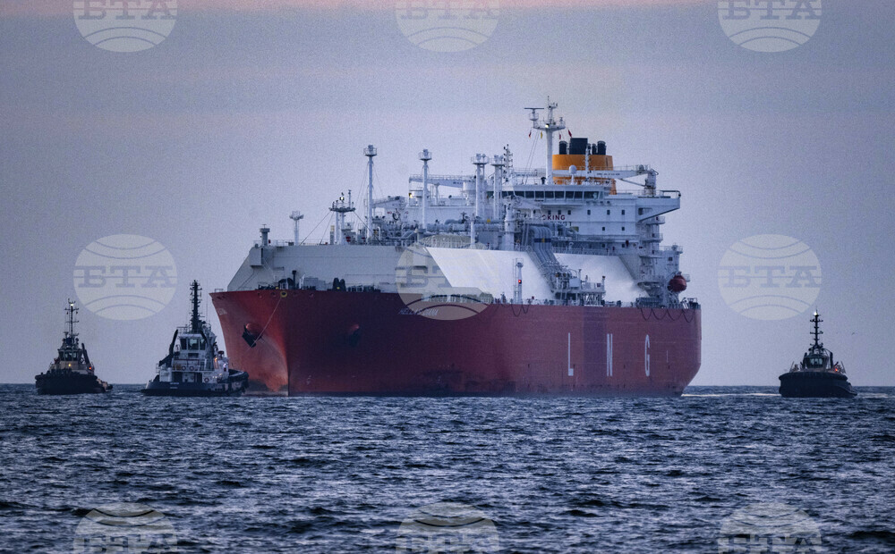 ЕС обмисля да купува повече втечнен газ от САЩ, обяви еврокомисарят по енергетиката