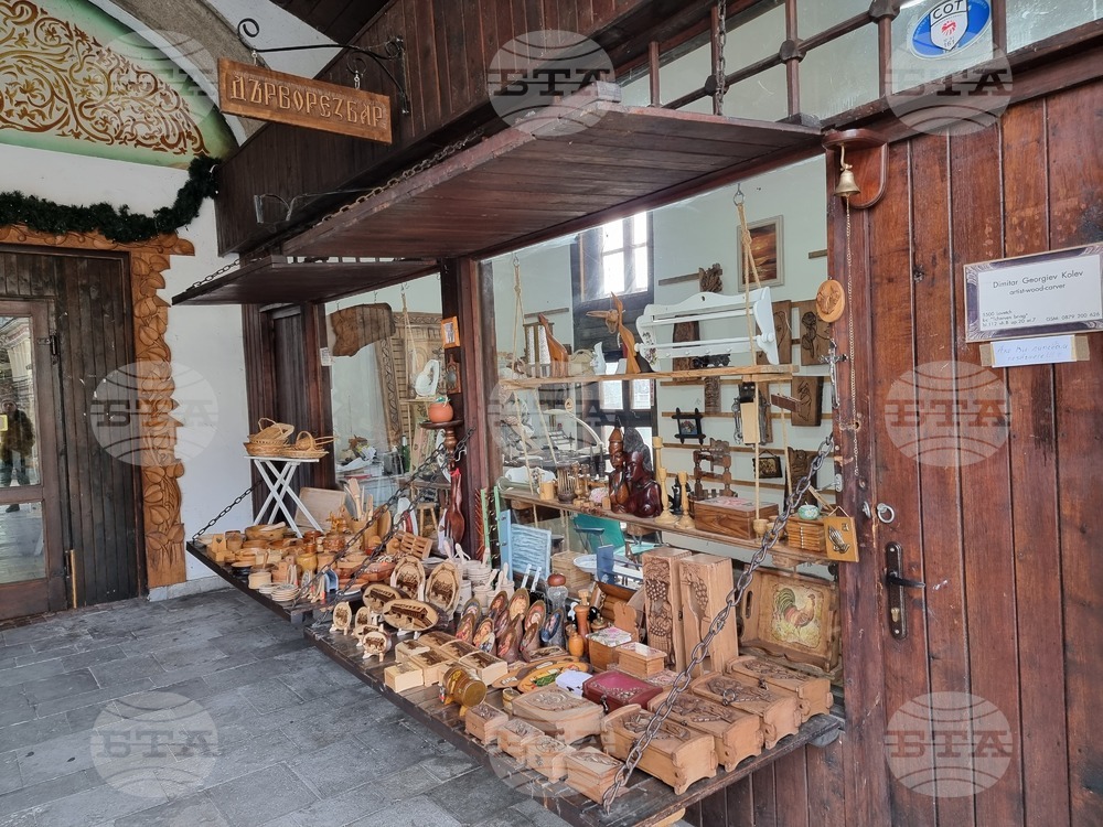 Ловеч - Димитър Колев - дърворезбар