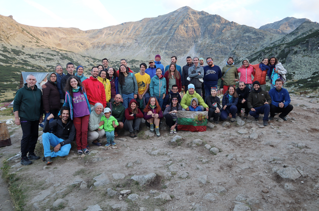 Екологично сдружение "За Земята": Тонове боклук под покрива на България — мащабна доброволческа акция в Рила