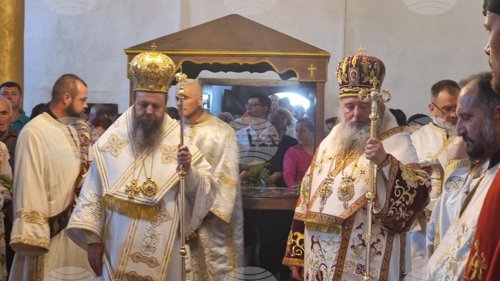 Република Северна Македония - Делчево - митрополит Серафим - света литургия