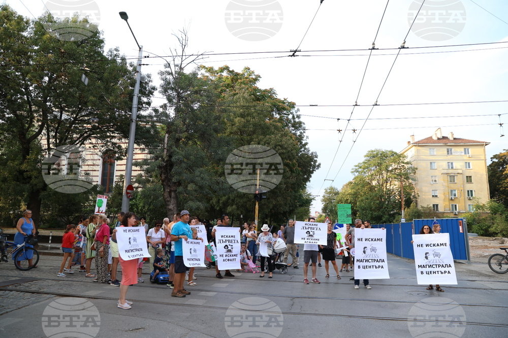 Протестно шествие - "Да спасим дърветата на „Опълченска“