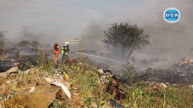 Горят нерегламентирани сметища, това е поредният пожар през последните няколко седмици, каза зам.-кметът на район “Слатина” за пожара в кв. "Христо Ботев"