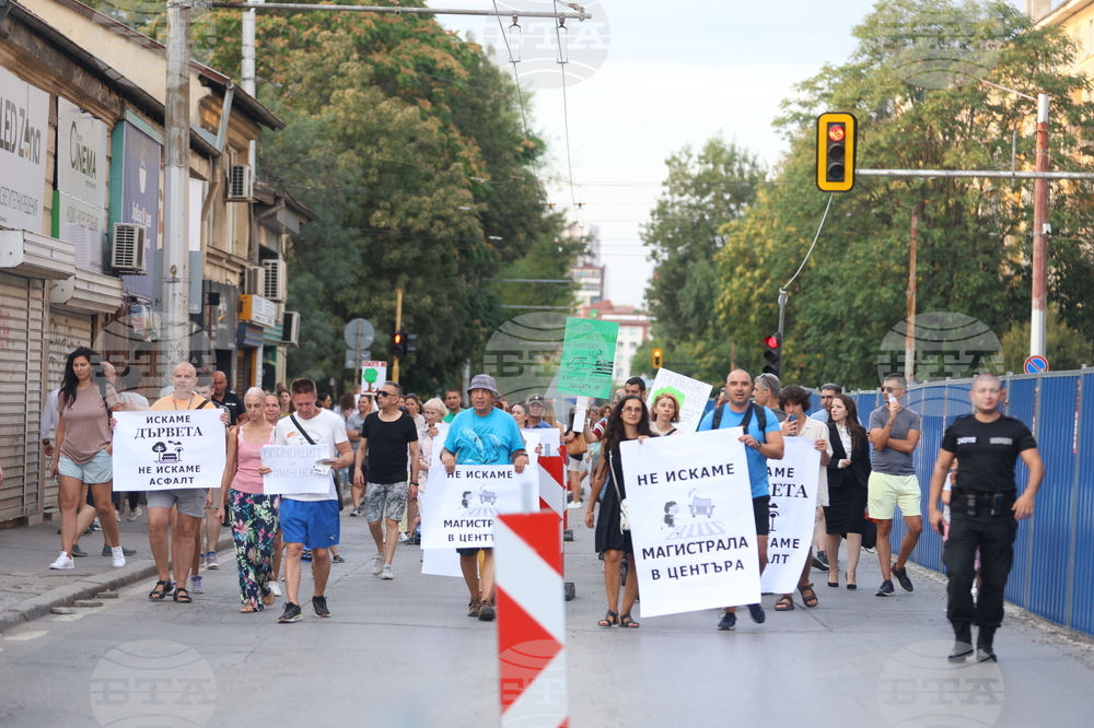 Протестно шествие - "Да спасим дърветата на „Опълченска“