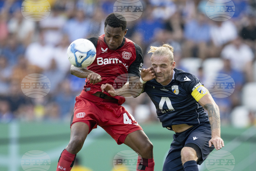 Борусия Мьонхенгладбах иска под наем френския защитник на Байер Леверкузен Жанюел Белосиан