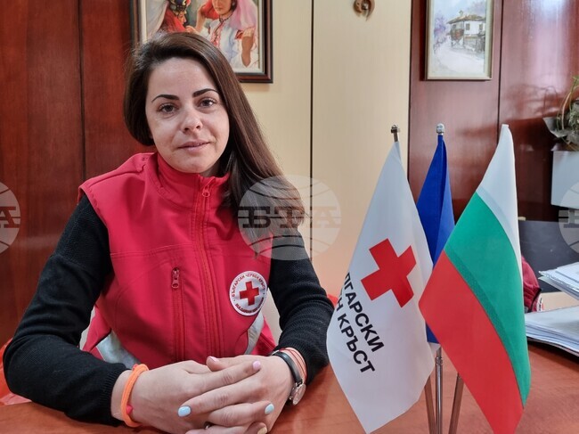 Ученици в неравностойно положение от област Кърджали получават безплатен обяд в рамките на програма на БЧК