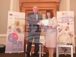 Снимка: Община Ловеч - Делегацията от Езиковата гимназия на конференция в София поради проекта „Предприемачеството е важно“