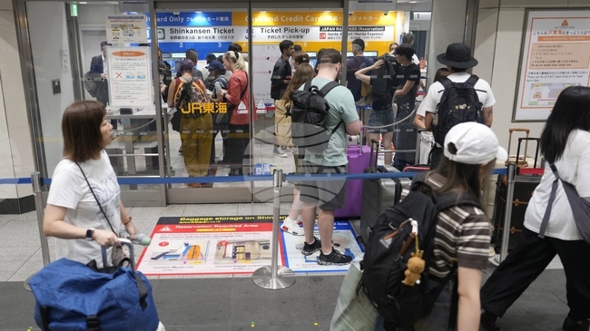 Японска жп компания ще предлага пробно езикови услуги с изкуствен интелект на туристите, пътуващи с влака стрела 