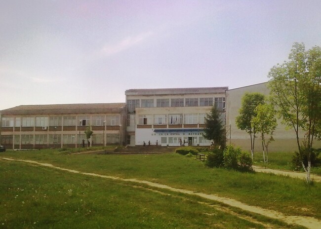 Община Ловеч: ОУ „Св. св. Кирил и Методий“ с одобрен проект за интеркултурните различия