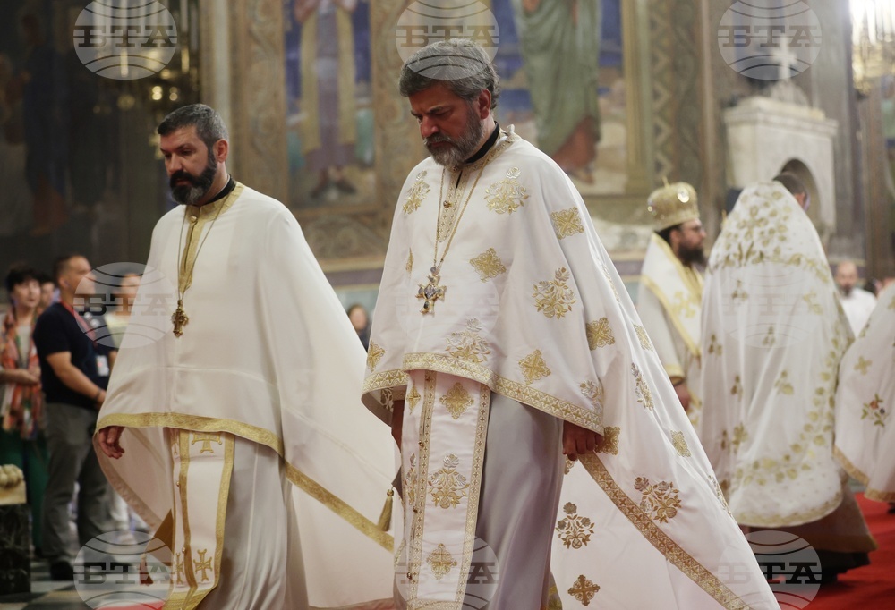 Патриаршеска катедрала „Св. Александър Невски“ - празнична архиерейска с литургия