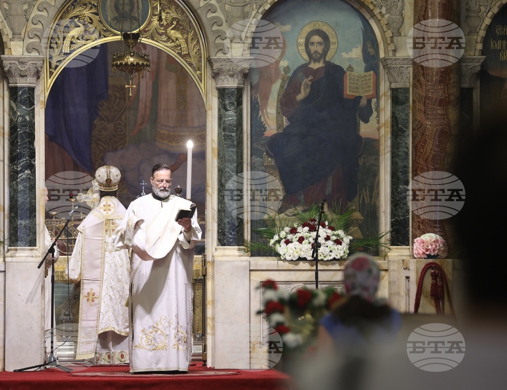 Патриаршеска катедрала „Св. Александър Невски“ - празнична архиерейска с литургия