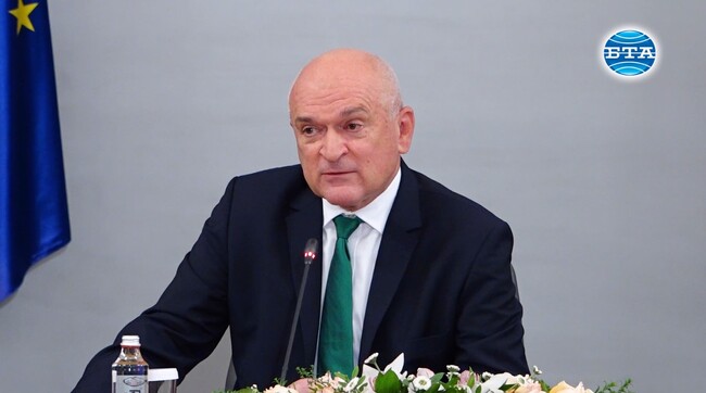 Взехме решение да номинираме за еврокомисар Екатерина Захариева и Юлиян Попов, обяви премиерът Димитър Главчев